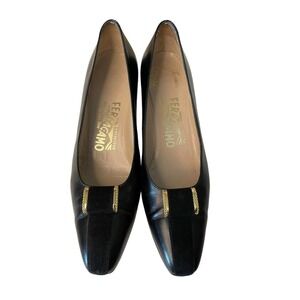 Salvatore Ferragamo Narrow Black Leather Low Heels 7 AA Black